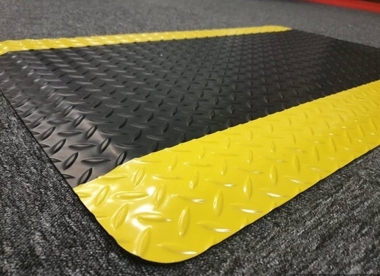 노란색과 검은색 ESD 고무 fPVC / EPDM 폼 / 고무 물질