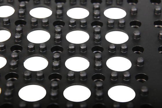 구멍과 함께 얽혀있는 피로 방지 매트