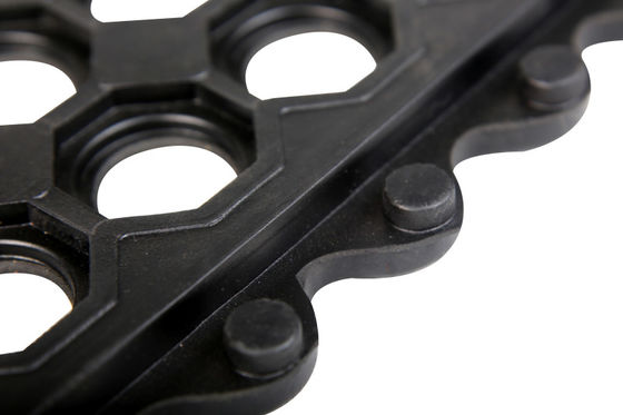 구멍과 함께 얽혀있는 피로 방지 매트