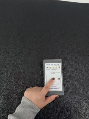 이중 PVC 층과 껍질 패턴 표면을 가진 반 정적 ESD 고무 매트 에르고노믹 편안함과 미끄러지기 저항을 제공합니다